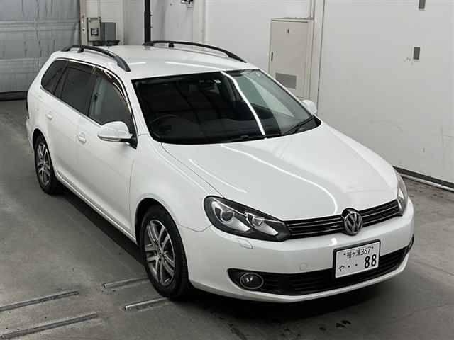 35062 VOLKSWAGEN GOLF VARIANT 1KCAV 2011 г. (MIRIVE Saitama)